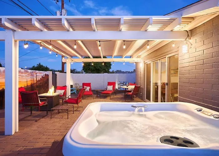 Holiday home Saguaro-hot Tub-pool- In Old Town